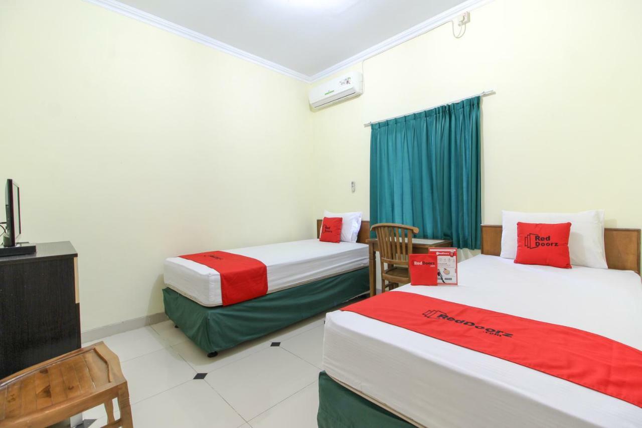 เรดดอร์ซ เนียร์ รูมะฮ์ ซากิต กอนดองจาตูร์ Hotel Maguwo ภายนอก รูปภาพ