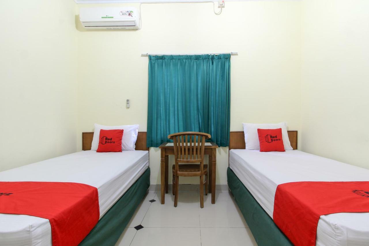 เรดดอร์ซ เนียร์ รูมะฮ์ ซากิต กอนดองจาตูร์ Hotel Maguwo ภายนอก รูปภาพ
