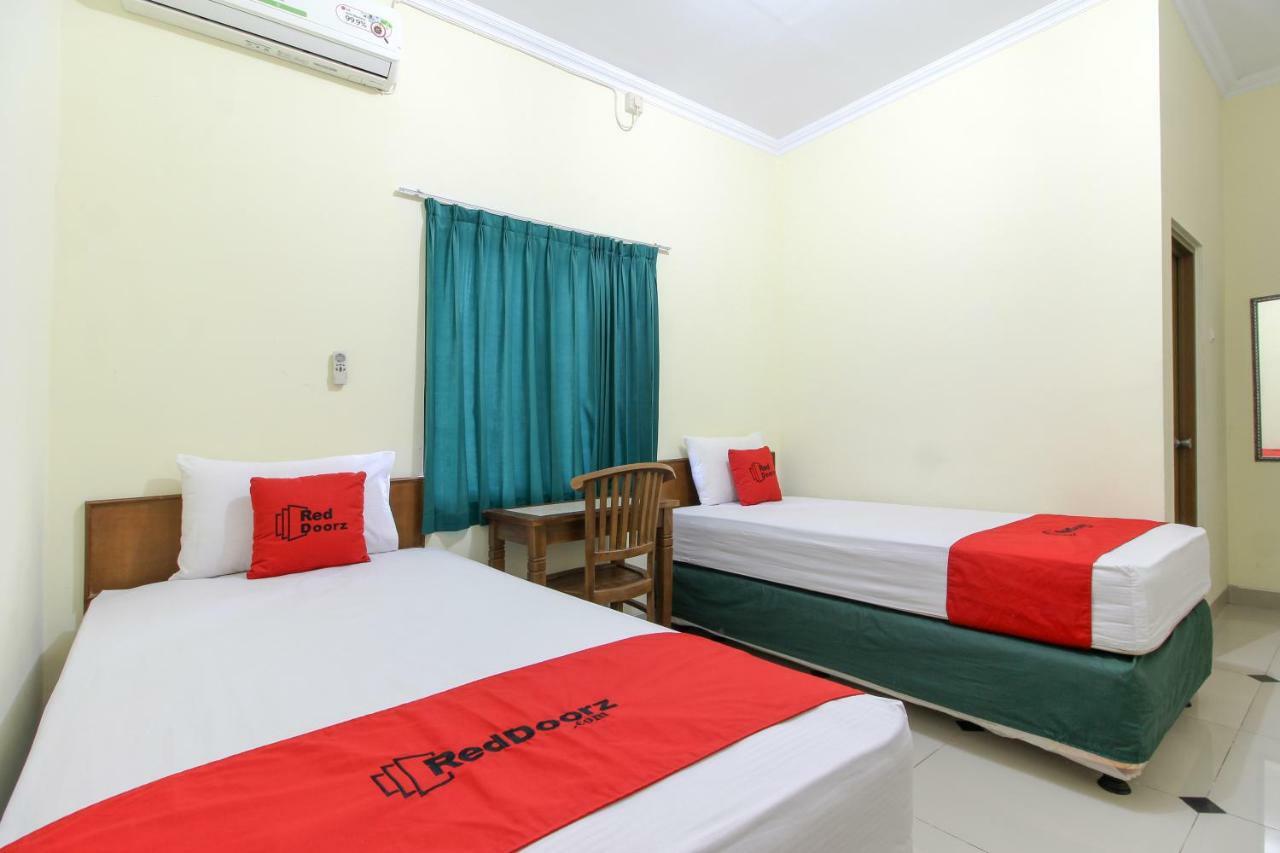 เรดดอร์ซ เนียร์ รูมะฮ์ ซากิต กอนดองจาตูร์ Hotel Maguwo ภายนอก รูปภาพ